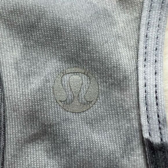 Lululemon Cool Racerback Tank Top Gray Watercolor Tie Dye Abstract Print size 4 - Picture 5 of 7